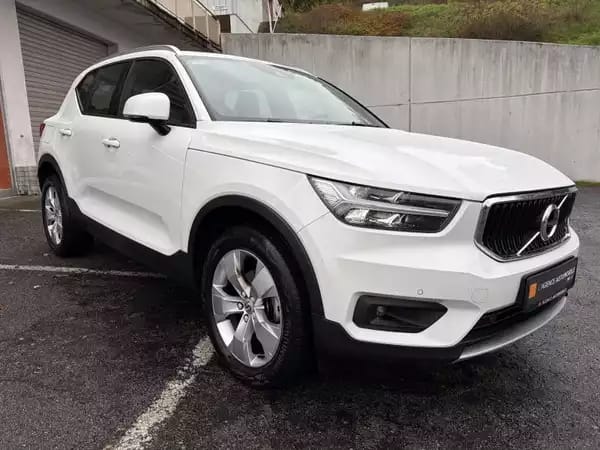 Volvo XC40 T2 Momentum Boite Manu - Photo 3