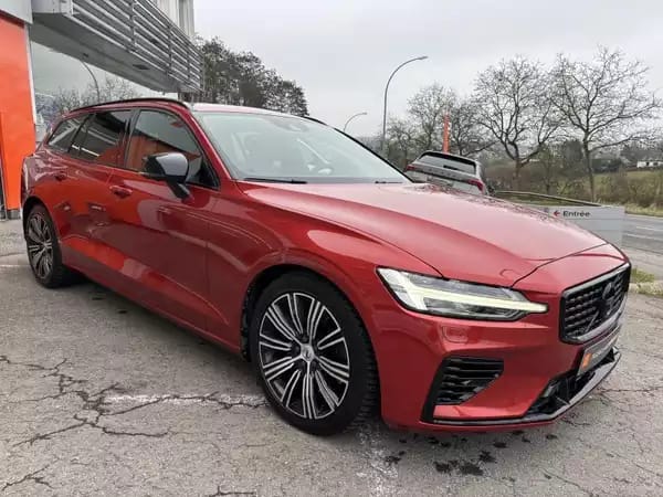 Volvo V60 T8 Recharge AWD Geartonic R-Design - Photo 3