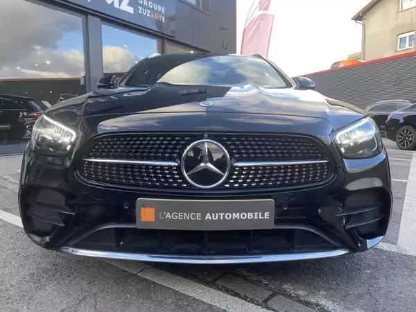 Mercedes-Benz E 300 e HYBRIDE BREAK AMG Line 4 Matic - Photo 2