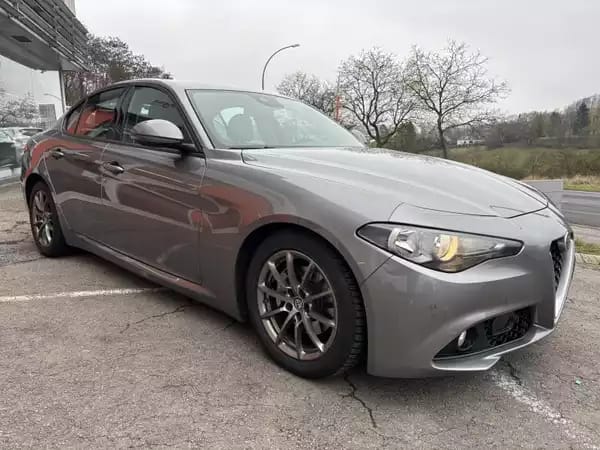 Alfa Romeo Giulia 2.2 TURBO DIESEL - Photo 3