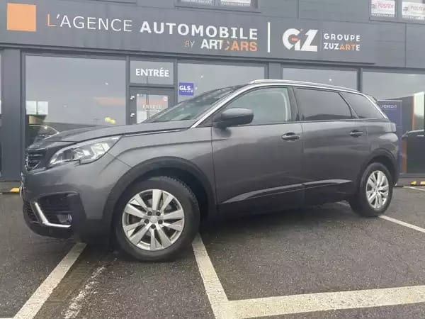 Peugeot 5008 7 places - Photo 2