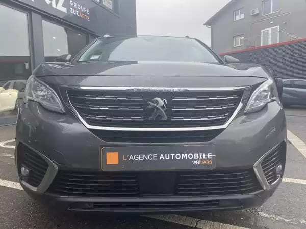 Peugeot 5008 7 places - Photo 2