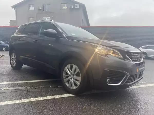 Peugeot 5008 7 places - Photo 3