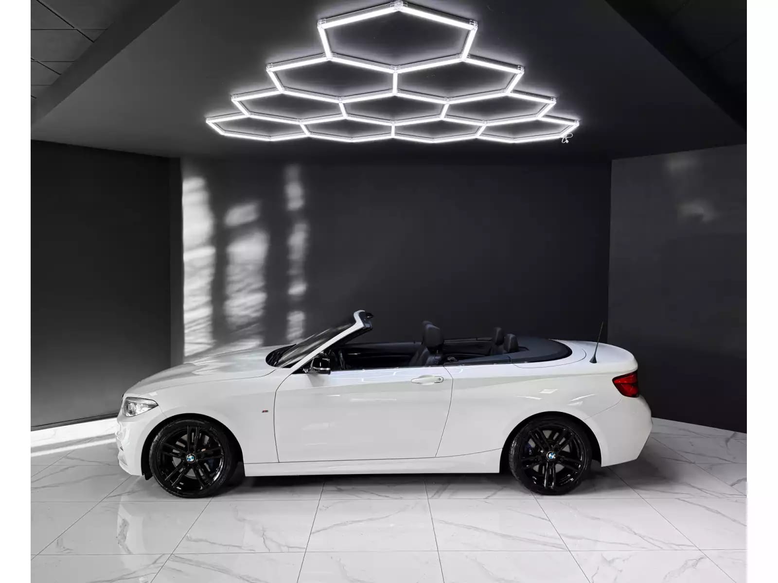 BMW M2 M240i xDrive Cabriolet - Photo 1