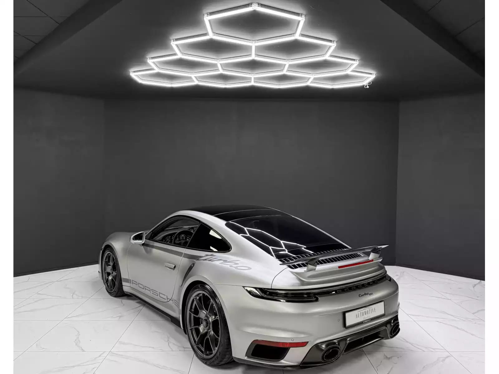 Porsche 911 TURBO 50 YEARS - Photo 1