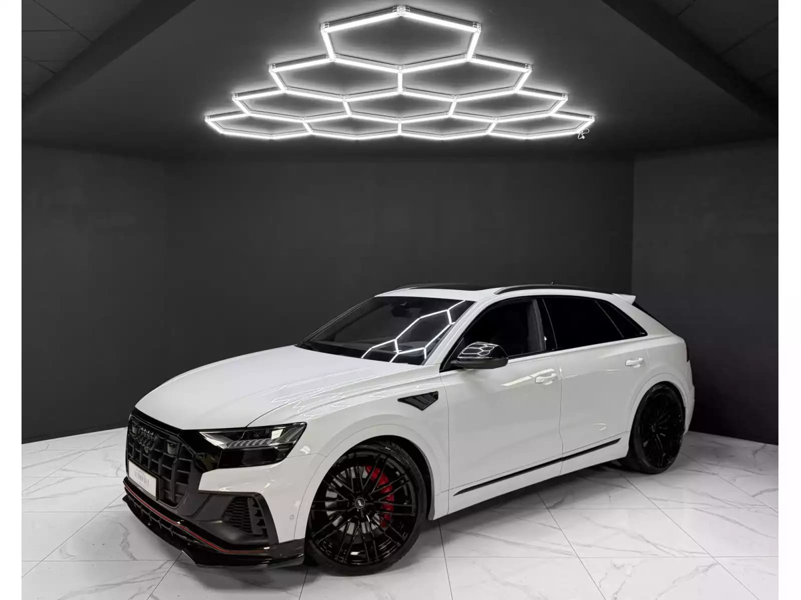 Audi SQ8 4.0 TFSI / ABT / MATRIX / B&O / PANO / HEAD-UP / 360° - Photo 1
