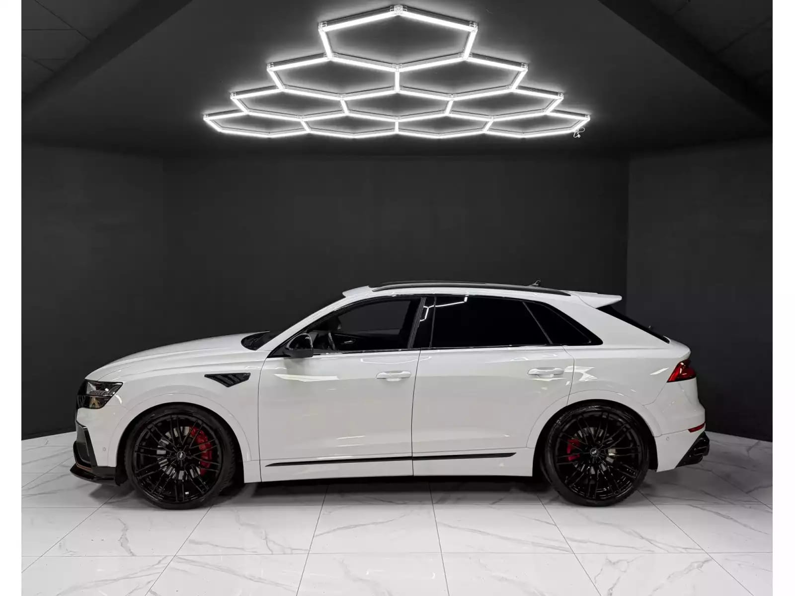 Audi SQ8 4.0 TFSI / ABT / MATRIX / B&O / PANO / HEAD-UP / 360° - Photo 1