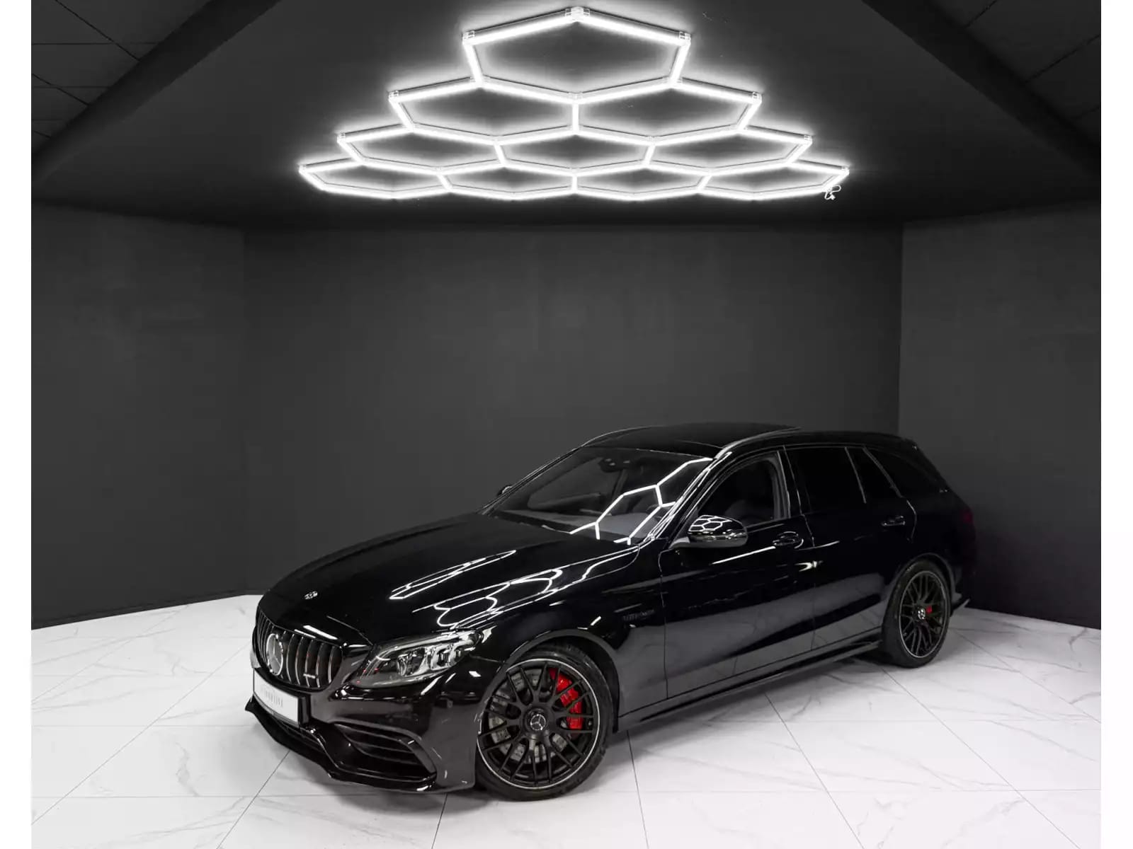 Mercedes-Benz C 63 AMG S T AMG / PANO / VIRTUAL / LED / DISTR. + - Photo 1