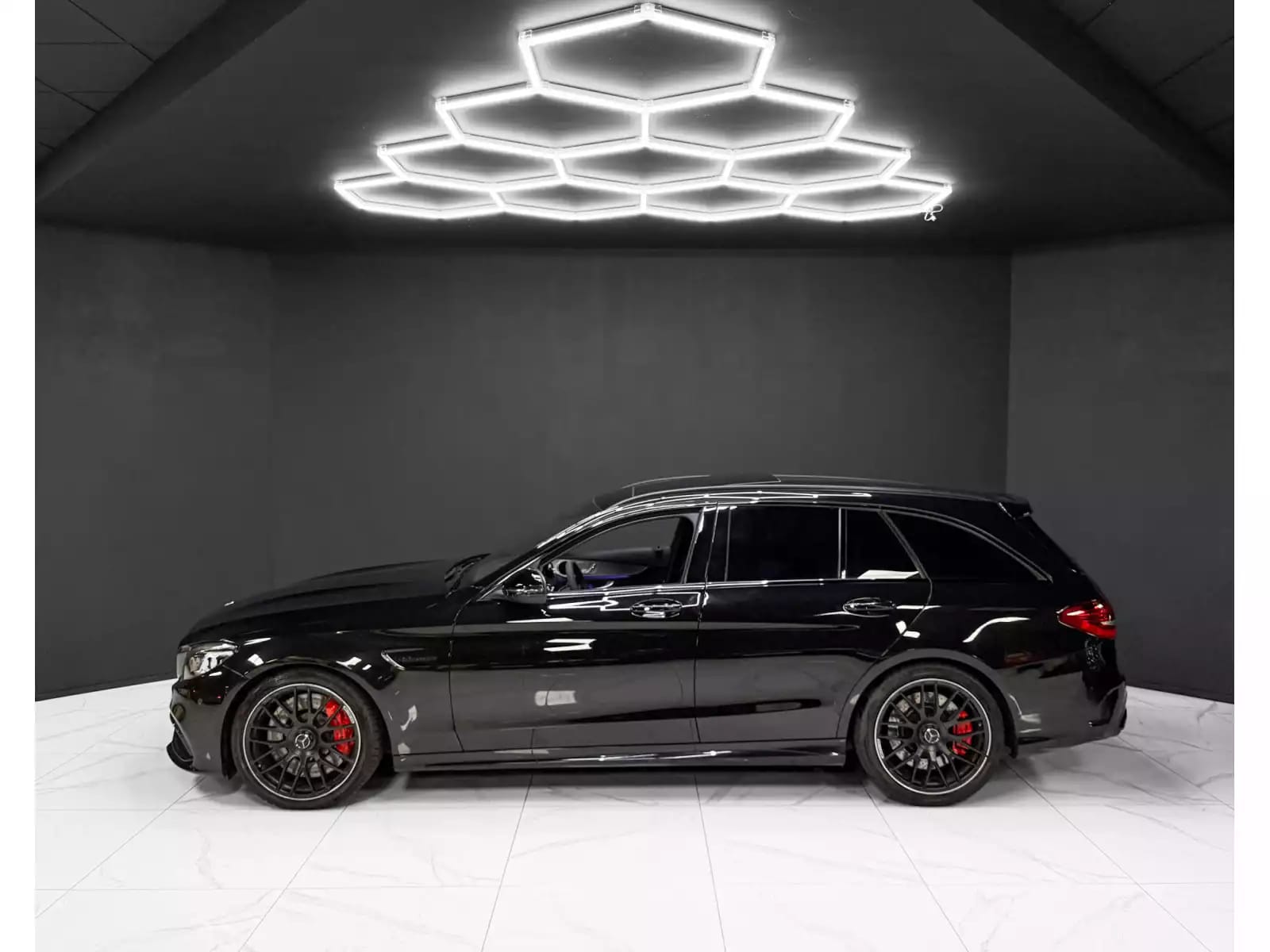 Mercedes-Benz C 63 AMG S T AMG / PANO / VIRTUAL / LED / DISTR. + - Photo 1