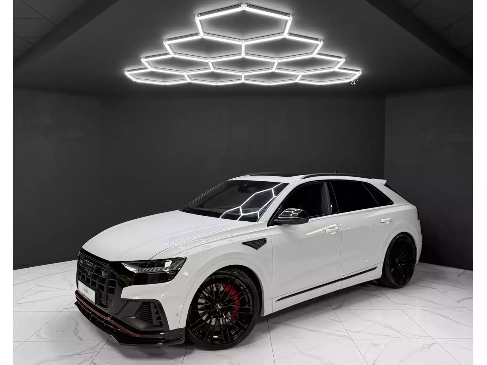 Audi SQ8 4.0 TFSI / ABT / MATRIX / B&O / PANO / HEAD-UP / 360° - Photo 1