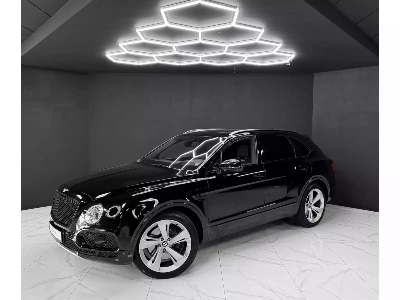 Bentley Bentayga 4.0 V8 / 1ST HAND / FULL BENTLEY SERVICE - Photo 1