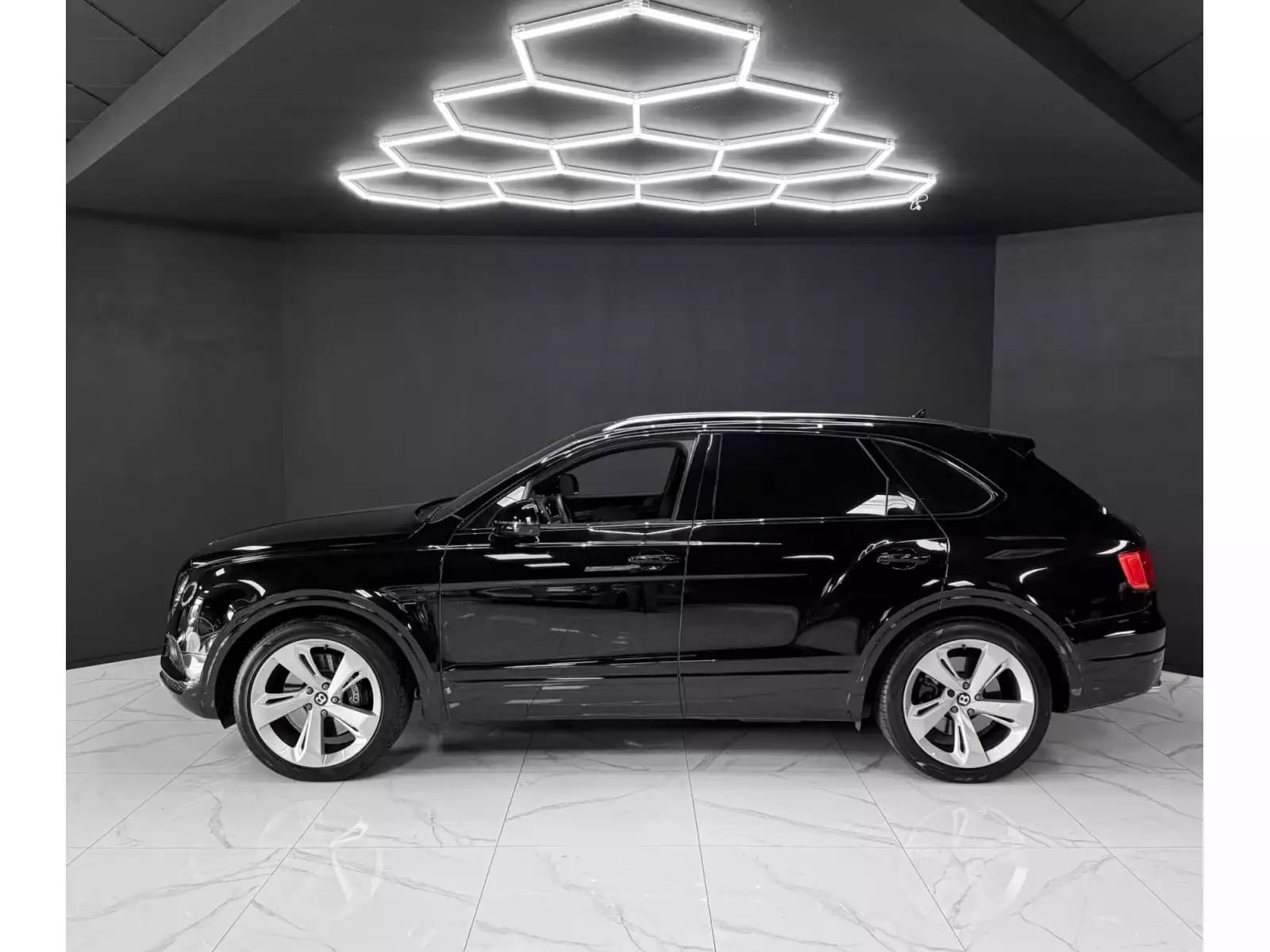 Bentley Bentayga 4.0 V8 / 1ST HAND / FULL BENTLEY SERVICE - Photo 1