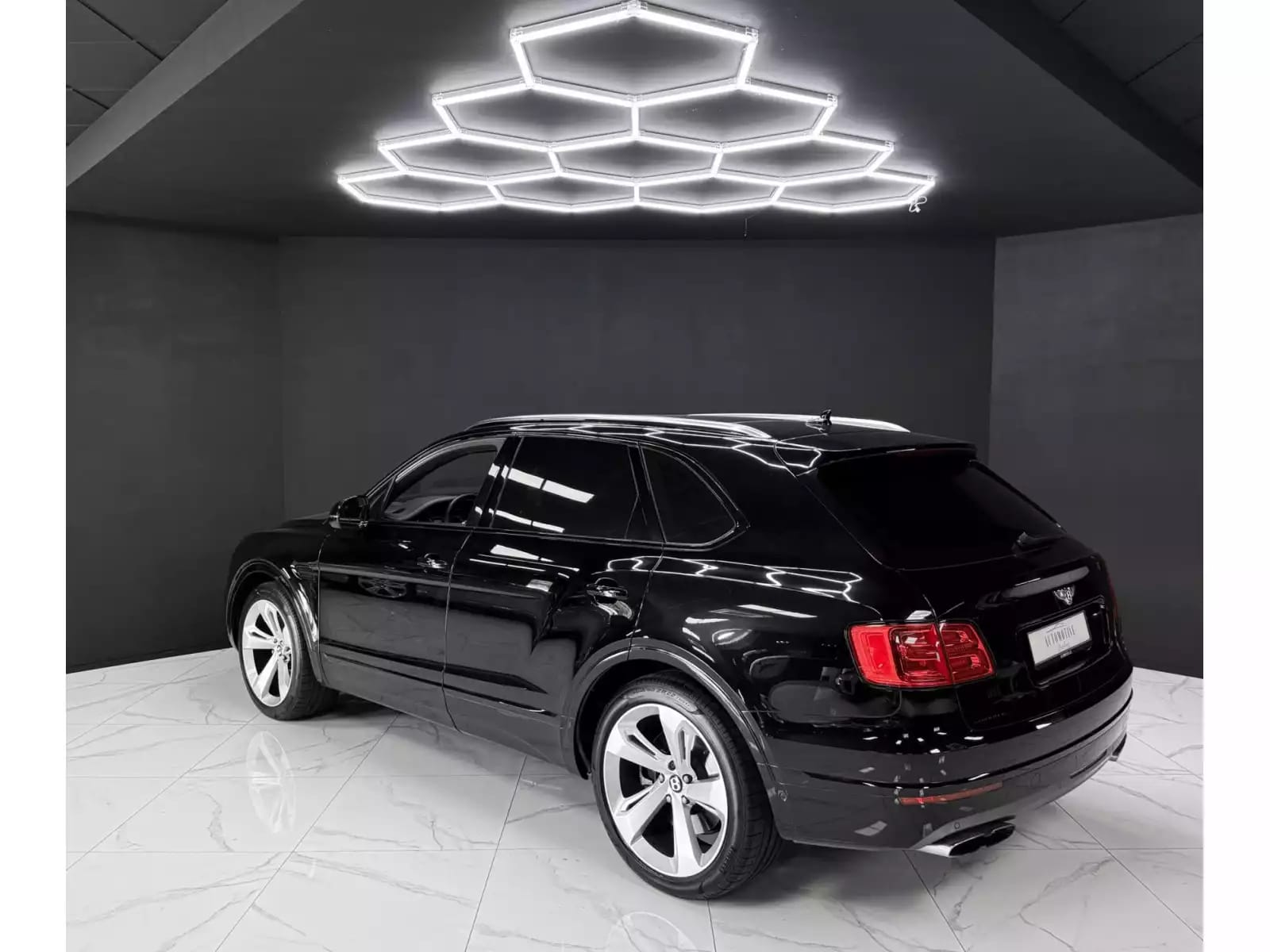 Bentley Bentayga 4.0 V8 / 1ST HAND / FULL BENTLEY SERVICE - Photo 1