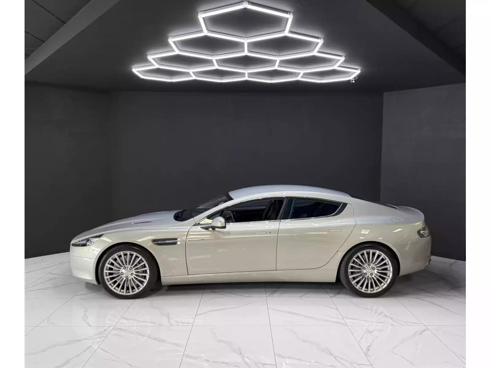 Aston Martin Rapide V12 6.0 477ch - Photo 1