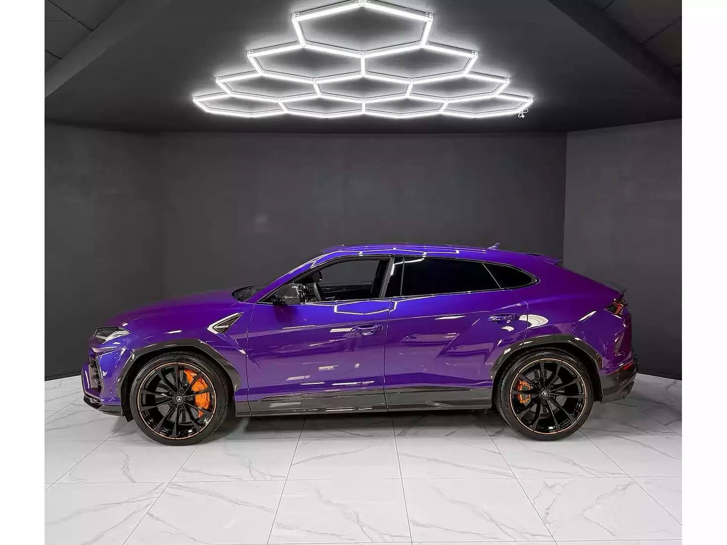 Lamborghini Urus FULL PPF / B&O 3D / FULL CARBON / WARRANTY 2027 / 23" - Photo 1