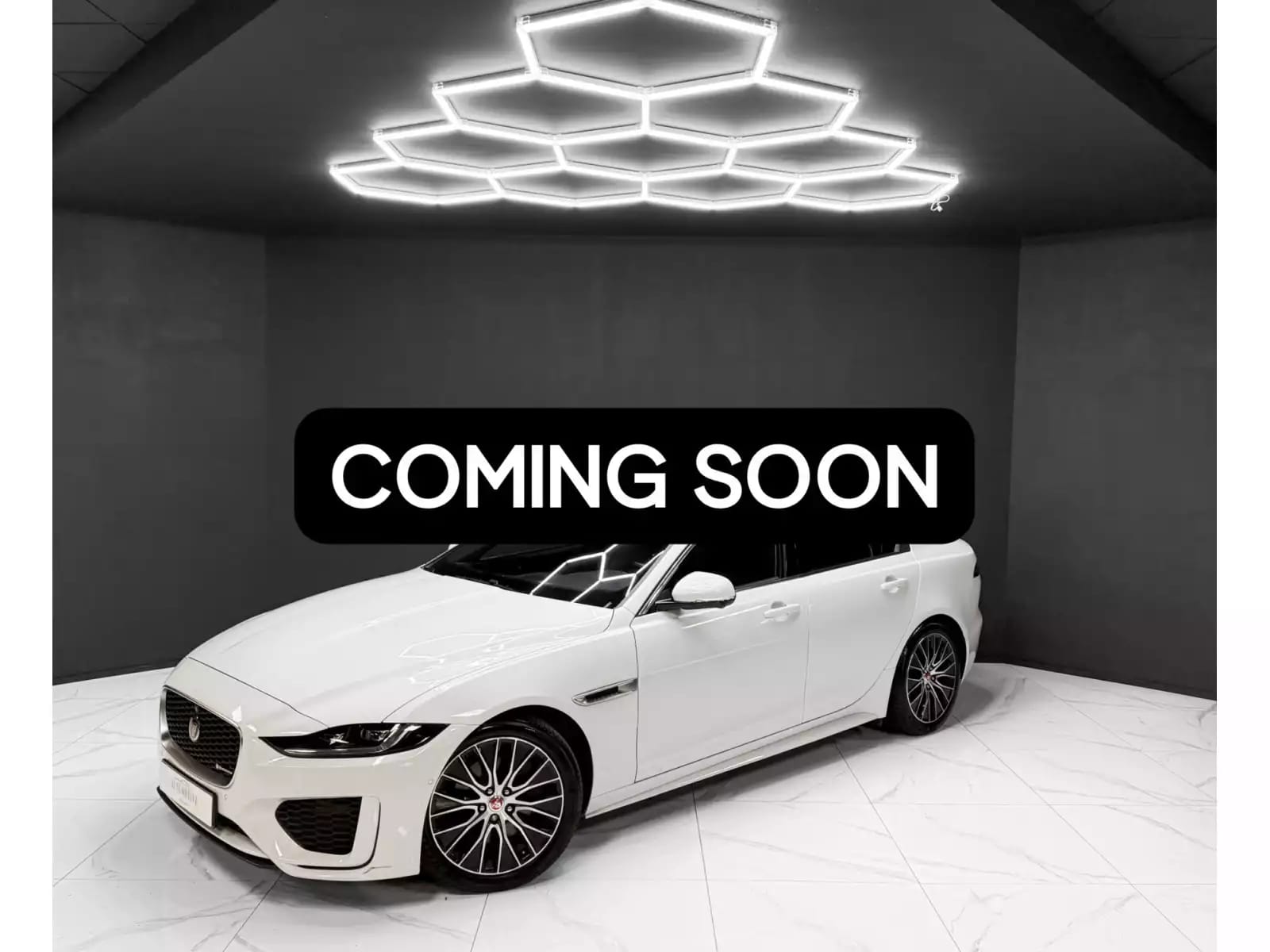 Jaguar XE P300 AWD HSE - Photo 1