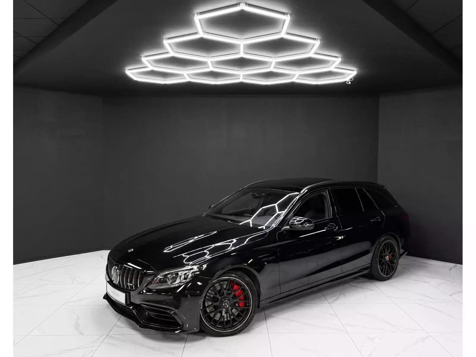 Mercedes-Benz C 63 AMG S T AMG / PANO / VIRTUAL / LED / DISTR. + - Photo 1