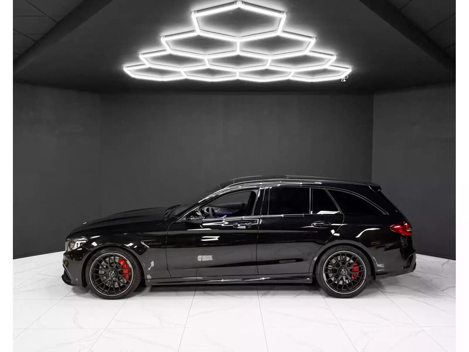 Mercedes-Benz C 63 AMG S T AMG / PANO / VIRTUAL / LED / DISTR. + - Photo 1