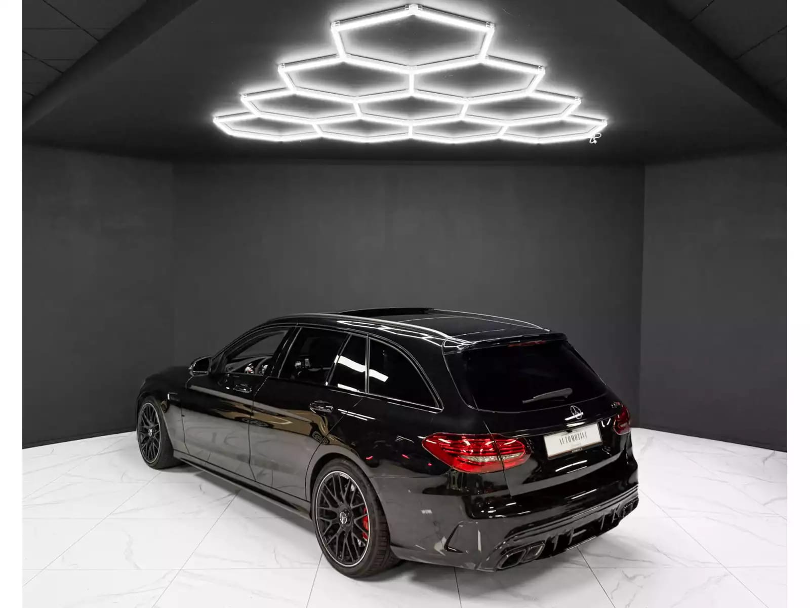 Mercedes-Benz C 63 AMG S T AMG / PANO / VIRTUAL / LED / DISTR. + - Photo 1