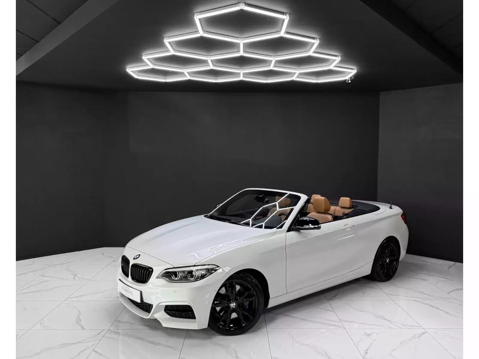 BMW M2 M240i xDrive Cabriolet - Photo 1