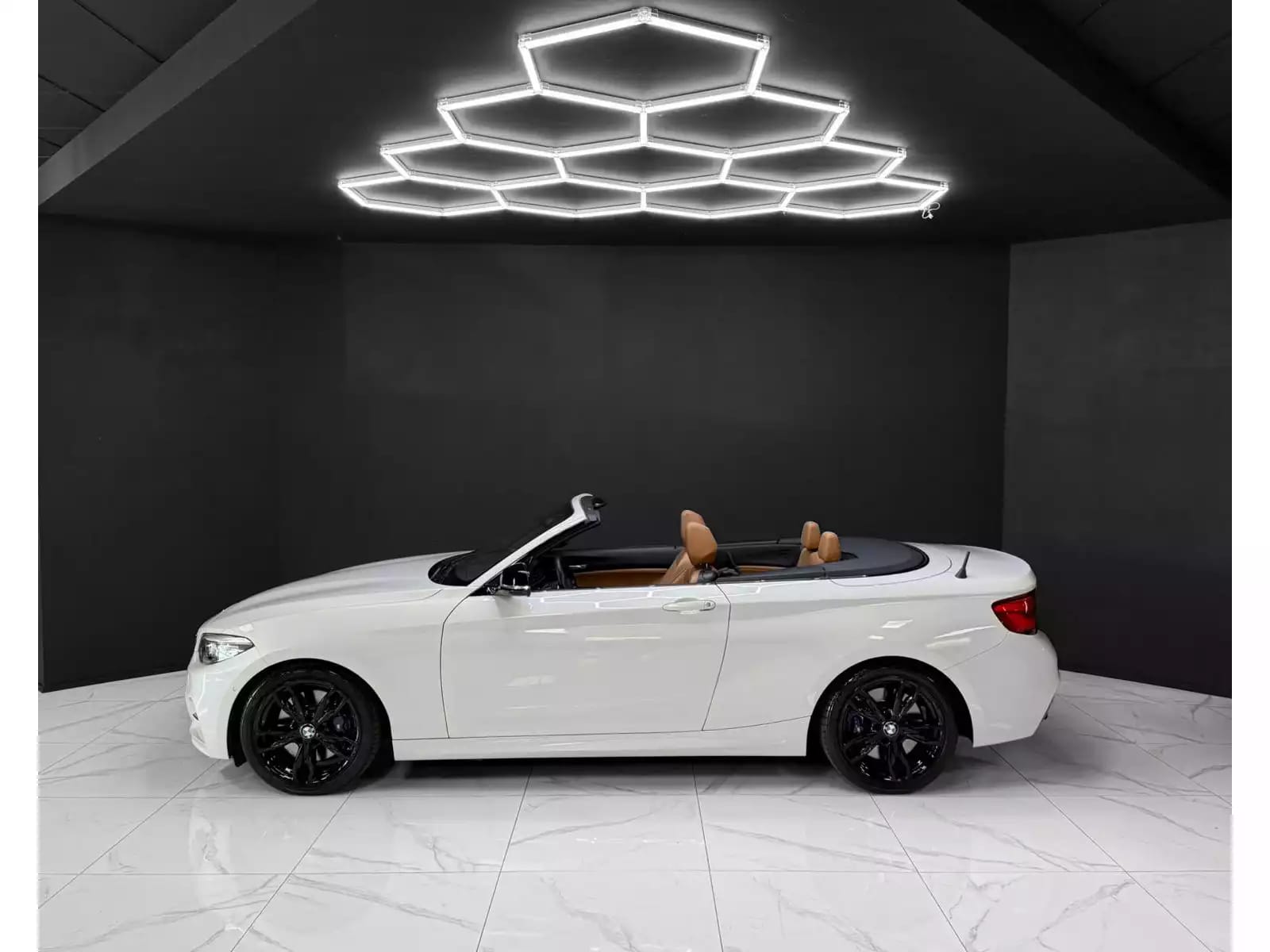 BMW M2 M240i xDrive Cabriolet - Photo 1