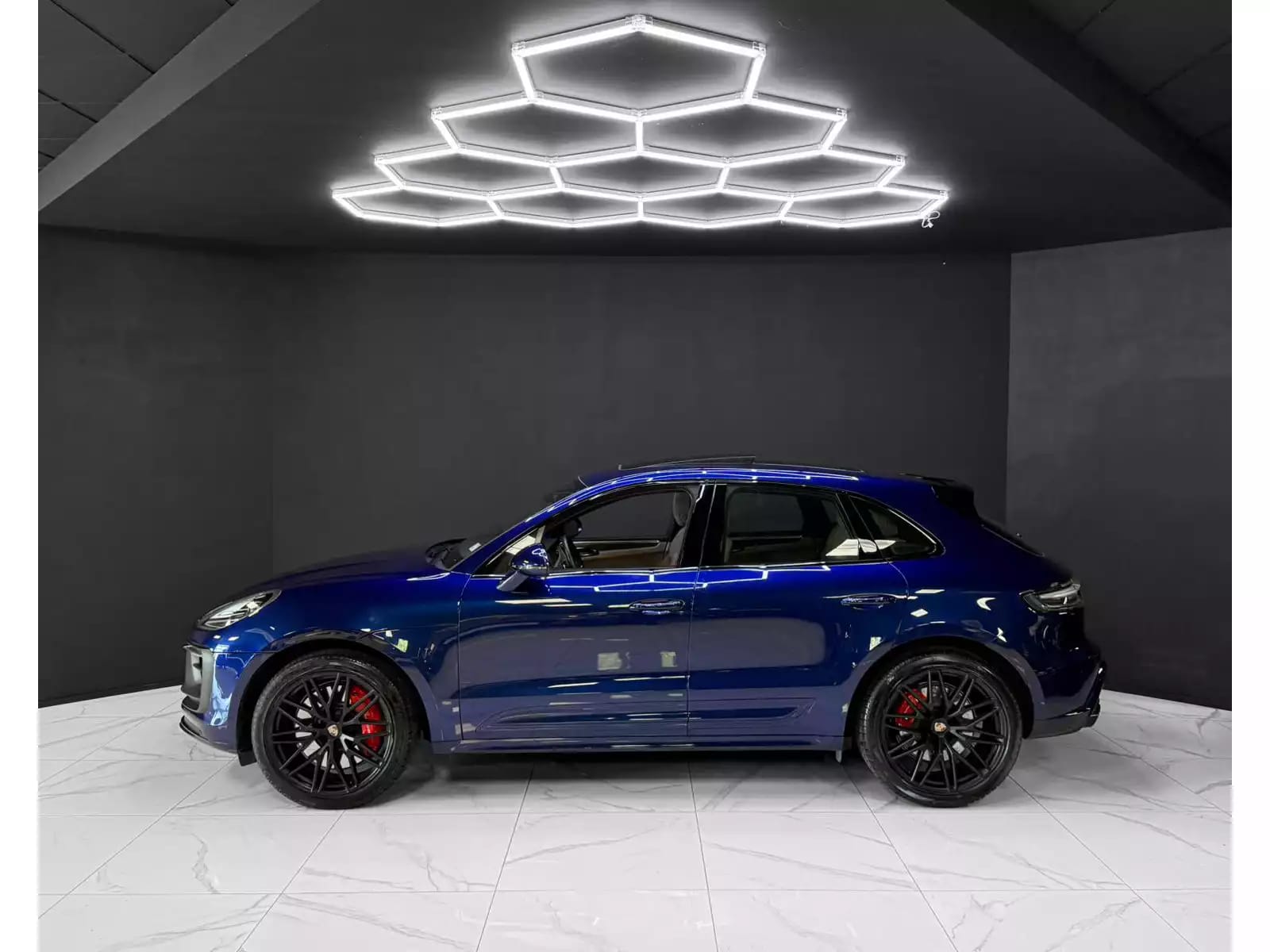 Porsche Macan III GTS - Photo 1