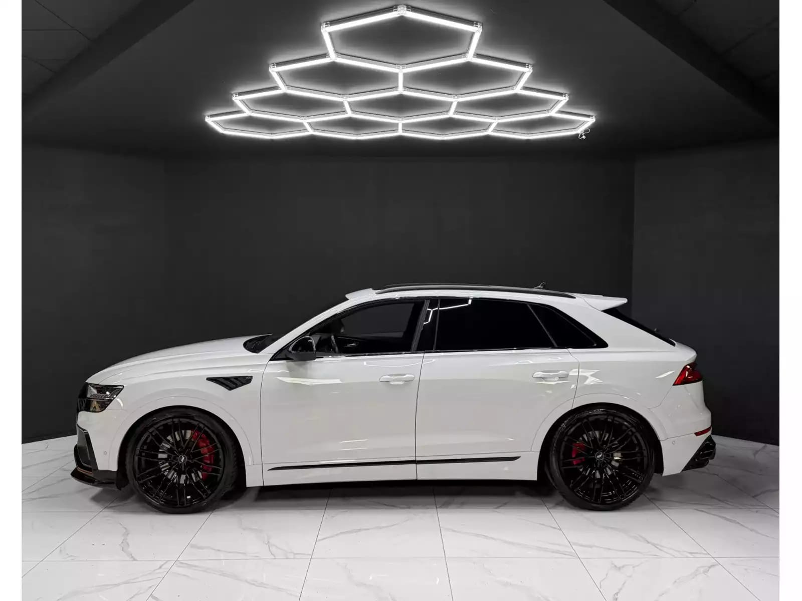 Audi SQ8 4.0 TFSI / ABT / MATRIX / B&O / PANO / HEAD-UP / 360° - Photo 1