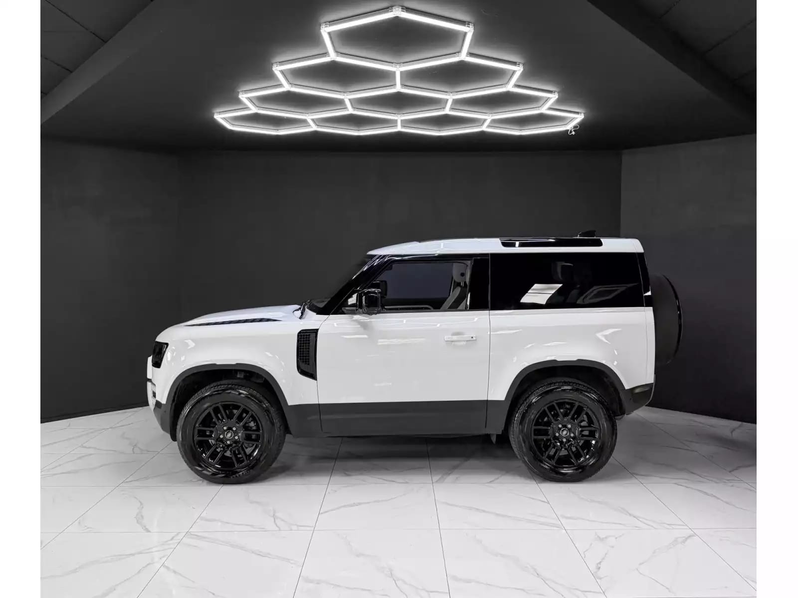 Land Rover Defender 90 D200 S WARRANTY 2030 - Photo 1
