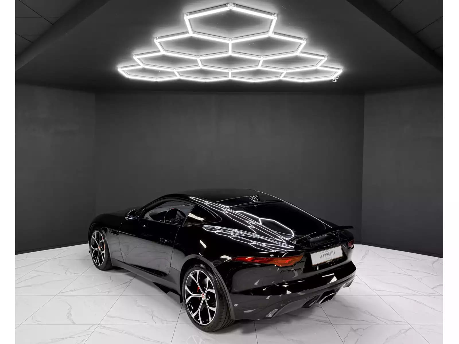 Jaguar F-Type P300 - Photo 1