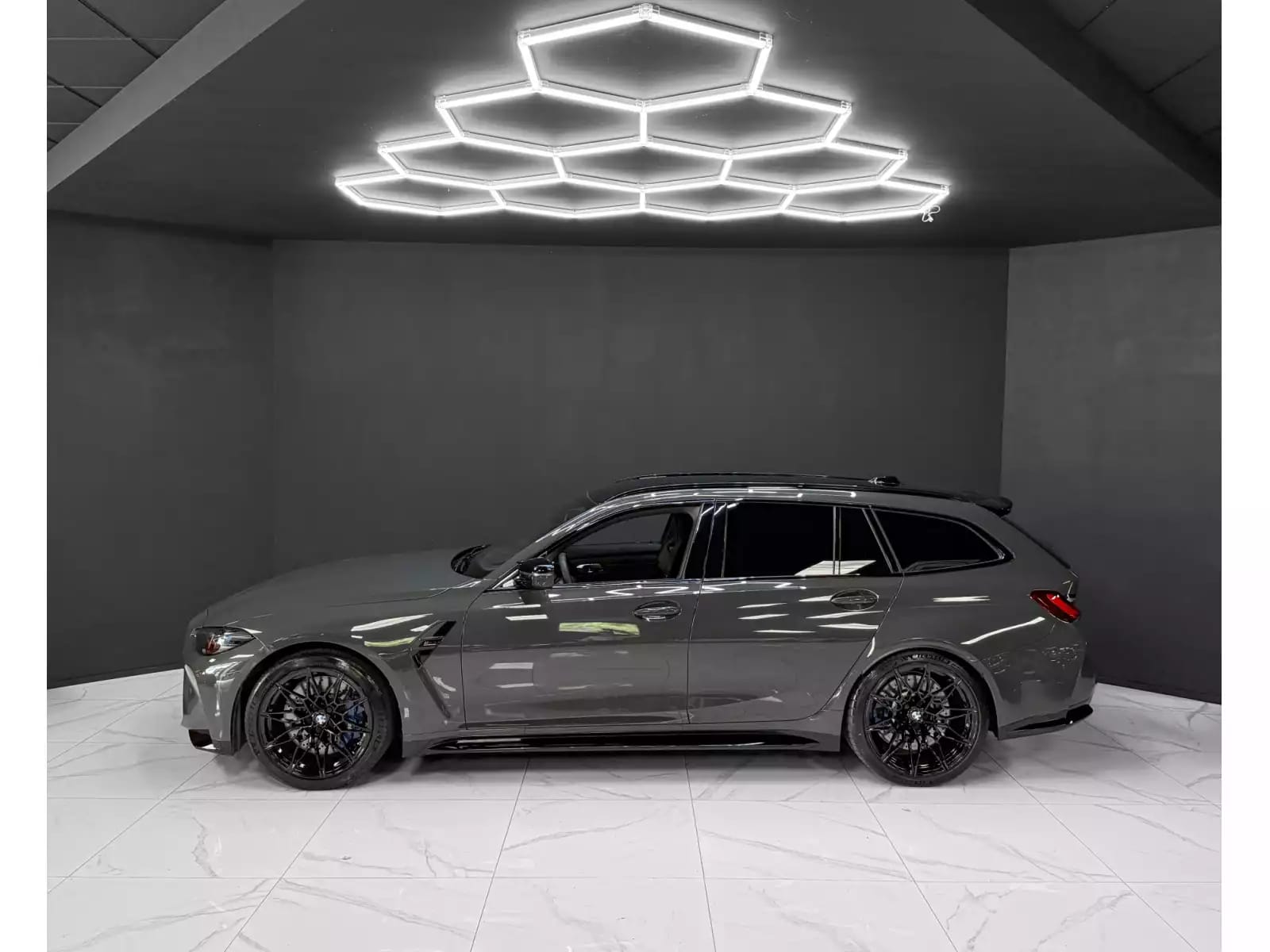 BMW M3 COMPETITION LCI TOURING - Photo 1