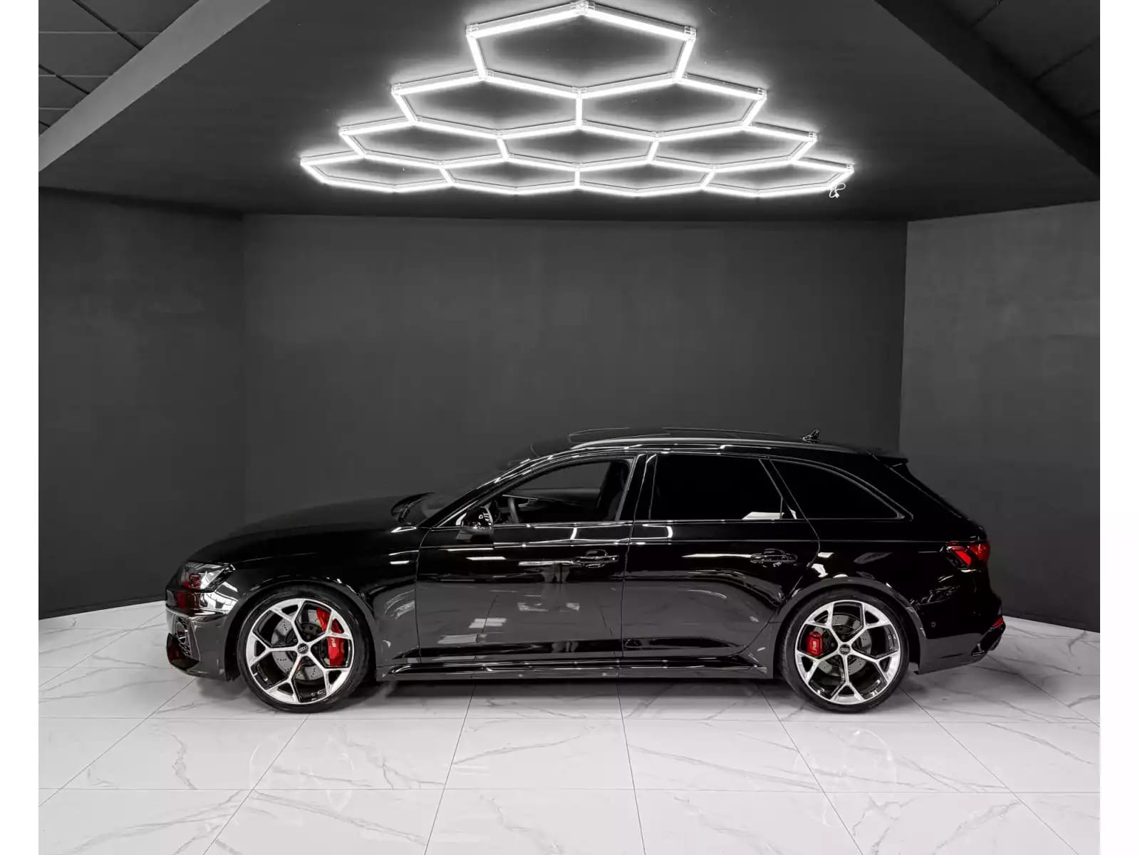 Audi RS4 COMPETITION - Photo 1