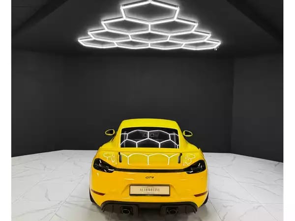 Porsche 718 Cayman GT4 - Photo 3