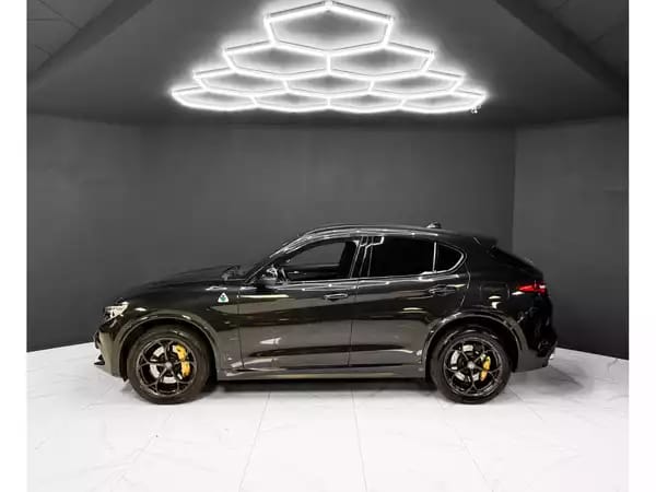 Alfa Romeo Stelvio Quadrifoglio Quadrifoglio Q4 - Photo 2