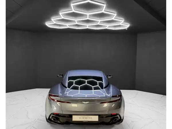 Aston Martin DB11 4.0 V8 Coupe / Concours Blue / 360° / 1st hand - Photo 3
