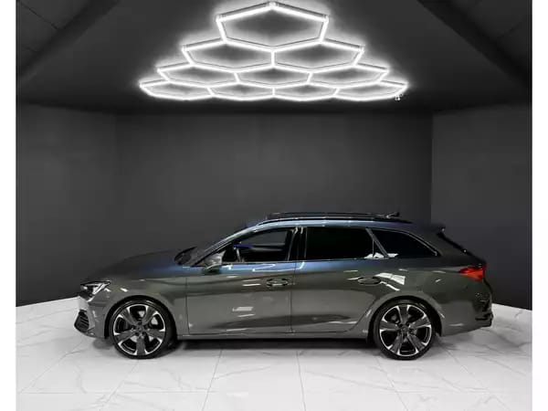 Cupra Leon 2.0 TSI Sportstourer VZ - Photo 2