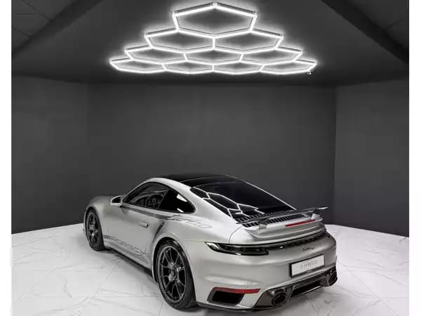 Porsche 911 TURBO 50 YEARS - Photo 2