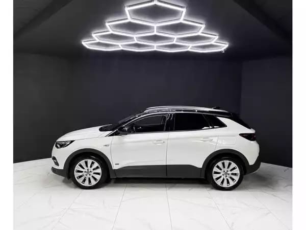 Opel Grandland X Hybrid4 300 - Photo 2