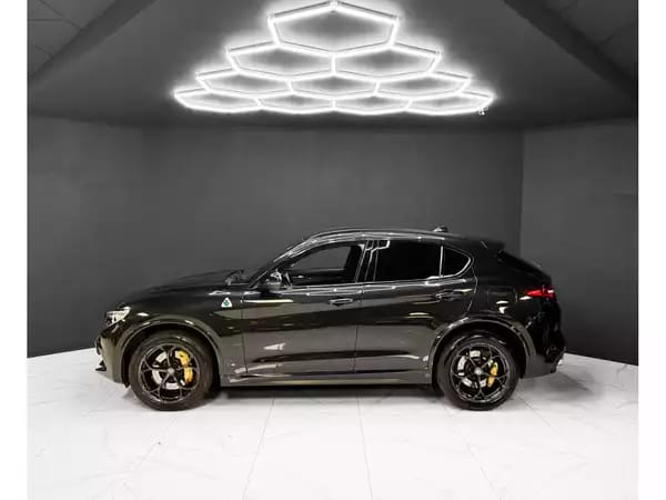Alfa Romeo Stelvio Quadrifoglio Quadrifoglio Q4 - Photo 2