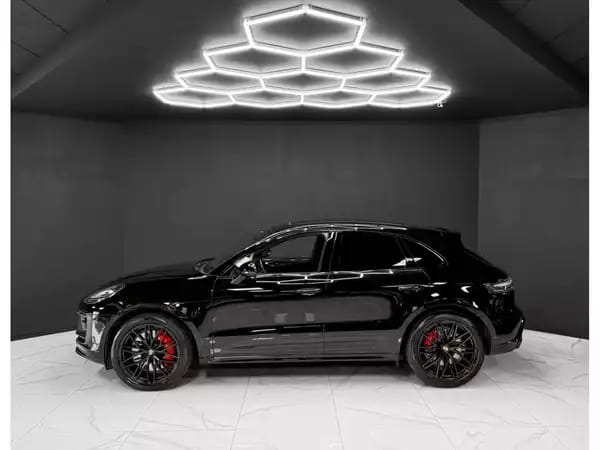 Porsche Macan III GTS - Photo 2