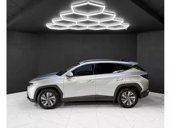 Hyundai TUCSON IX35 T-GDi 48V Feel WARRANTY 2028 - Photo 2