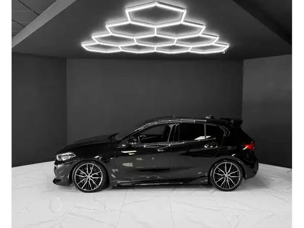 BMW M1 i xDrive AERO / SPORT SEATS / M PERFORMANCE - Photo 2