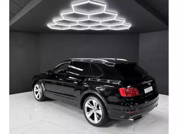 Bentley Bentayga 4.0 V8 / 1ST HAND / FULL BENTLEY SERVICE - Photo 2