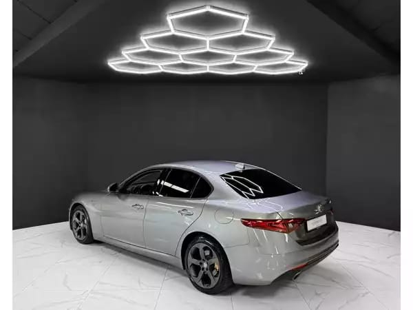 Alfa Romeo Giulia 2.0 Turbo AT8 Super - Photo 2