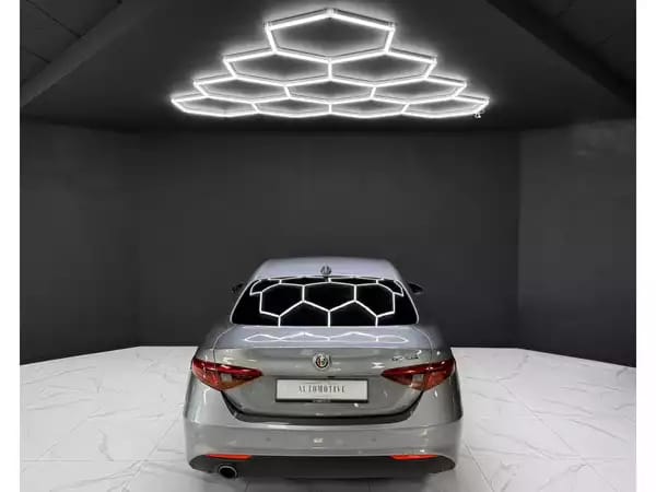 Alfa Romeo Giulia 2.0 Turbo AT8 Super - Photo 3