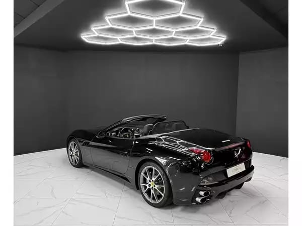 Ferrari California V8 4.3 - Photo 2