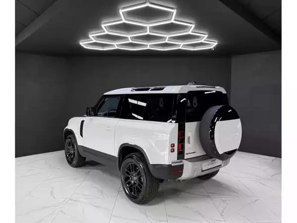 Land Rover Defender 90 D200 S WARRANTY 2030 - Photo 2
