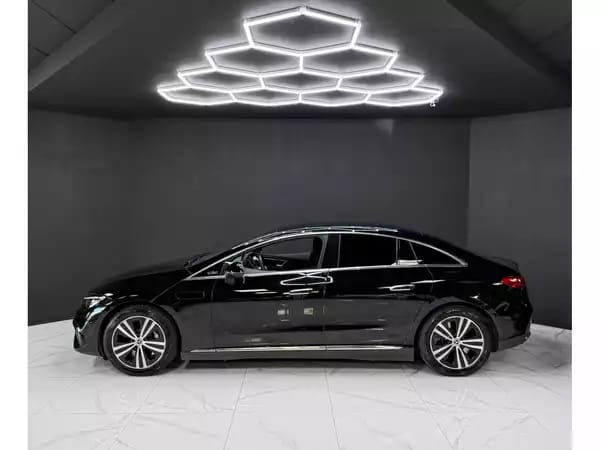 Mercedes-Benz EQE 350 350+ 1ST HAND FULL SERVICE - Photo 2