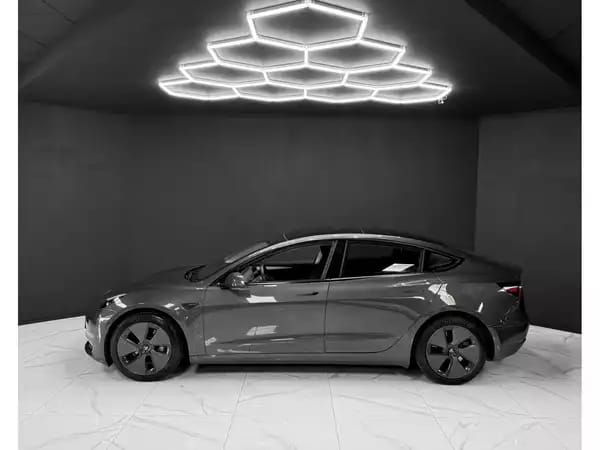 Tesla Model 3 Long Range Dual Motor - Photo 2