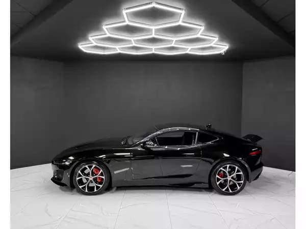 Jaguar F-Type P300 - Photo 2