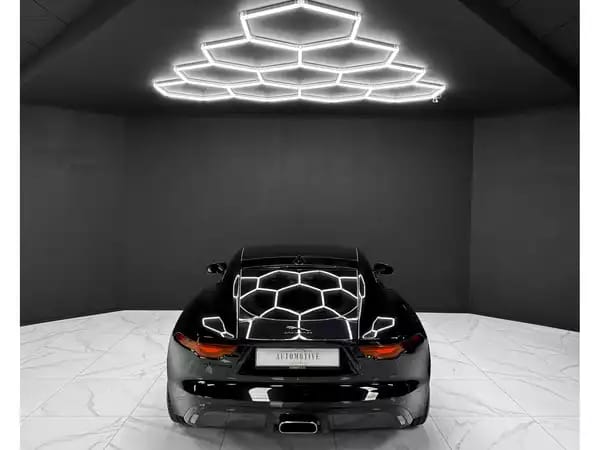 Jaguar F-Type P300 - Photo 3